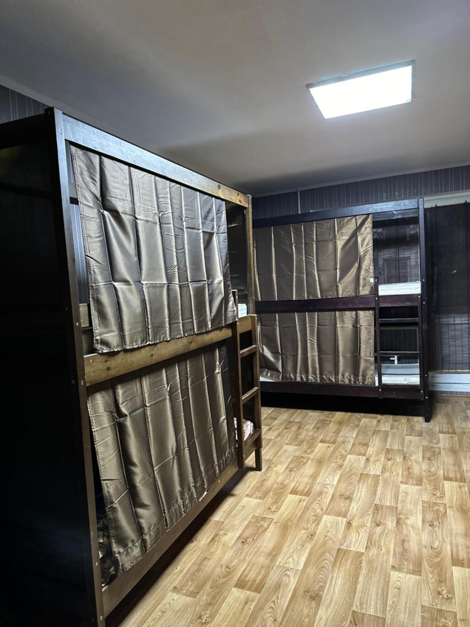 Ararat-Poznyaki Hostel Kiev Buitenkant foto