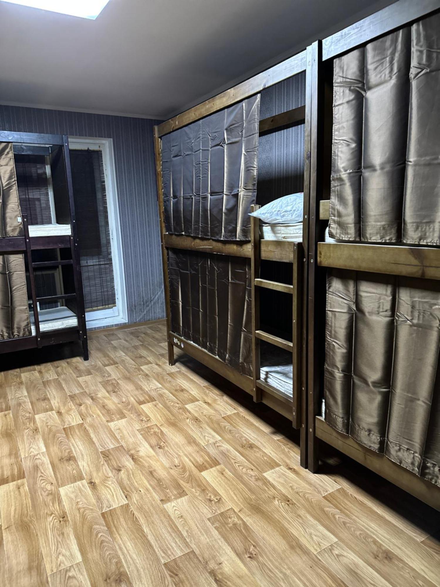 Ararat-Poznyaki Hostel Kiev Buitenkant foto