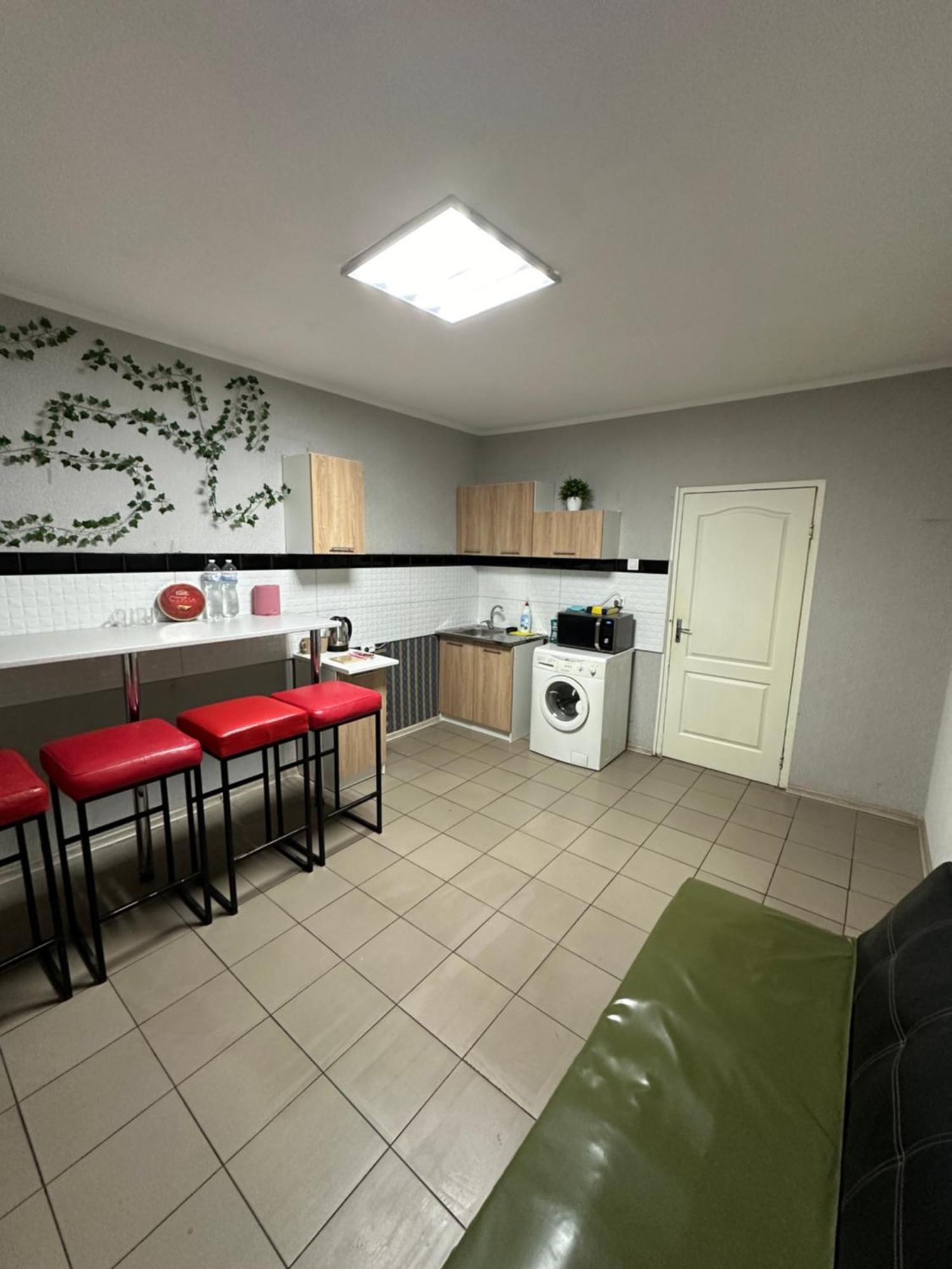 Ararat-Poznyaki Hostel Kiev Buitenkant foto