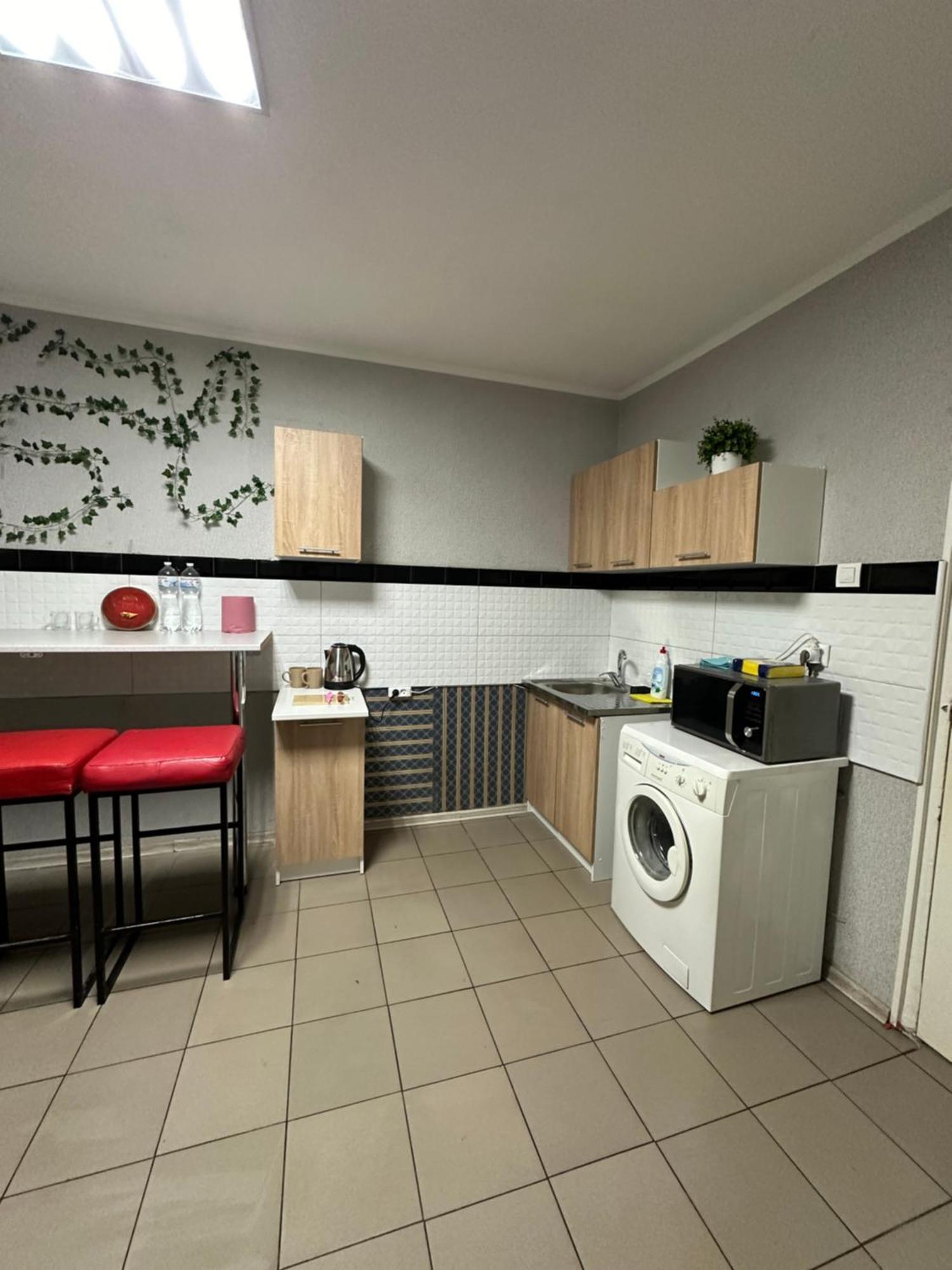 Ararat-Poznyaki Hostel Kiev Buitenkant foto